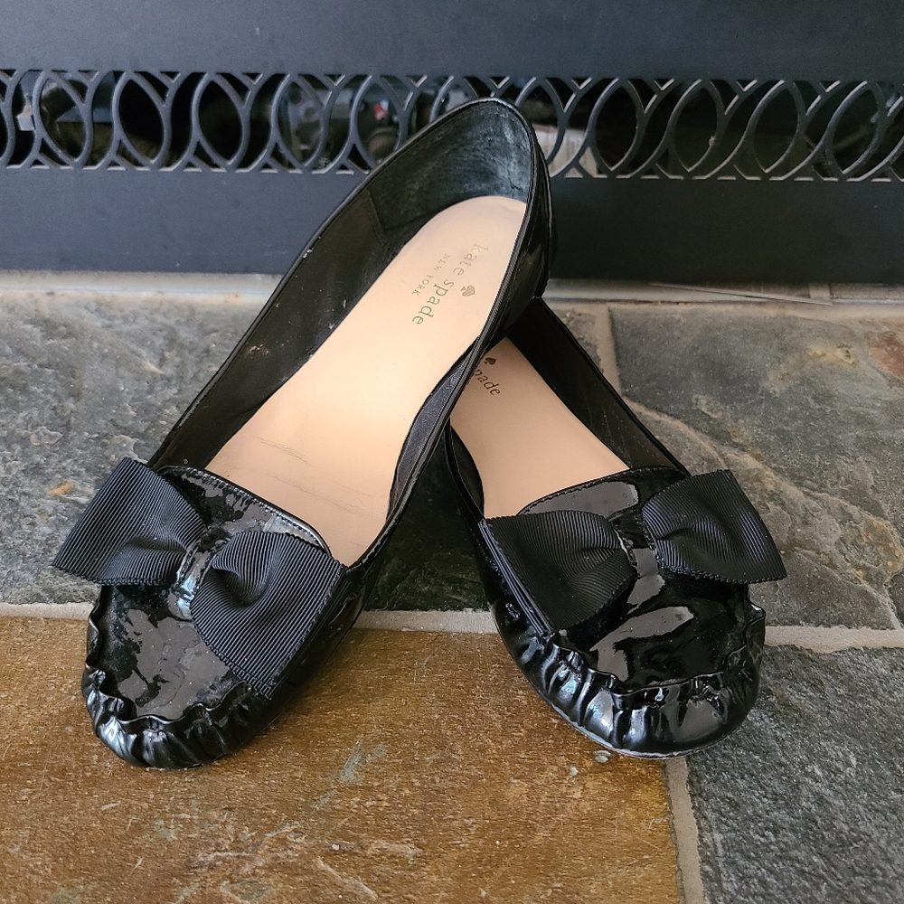 Kate Spade Shiny Black Patent Leather Loafers/flats with Bow Accent on Toe 6 med